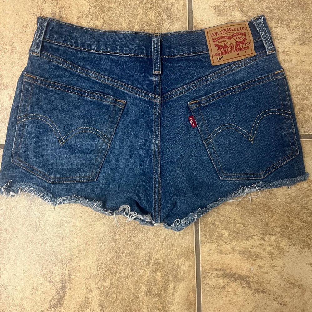 Levi’s 501 jean shorts -size 27